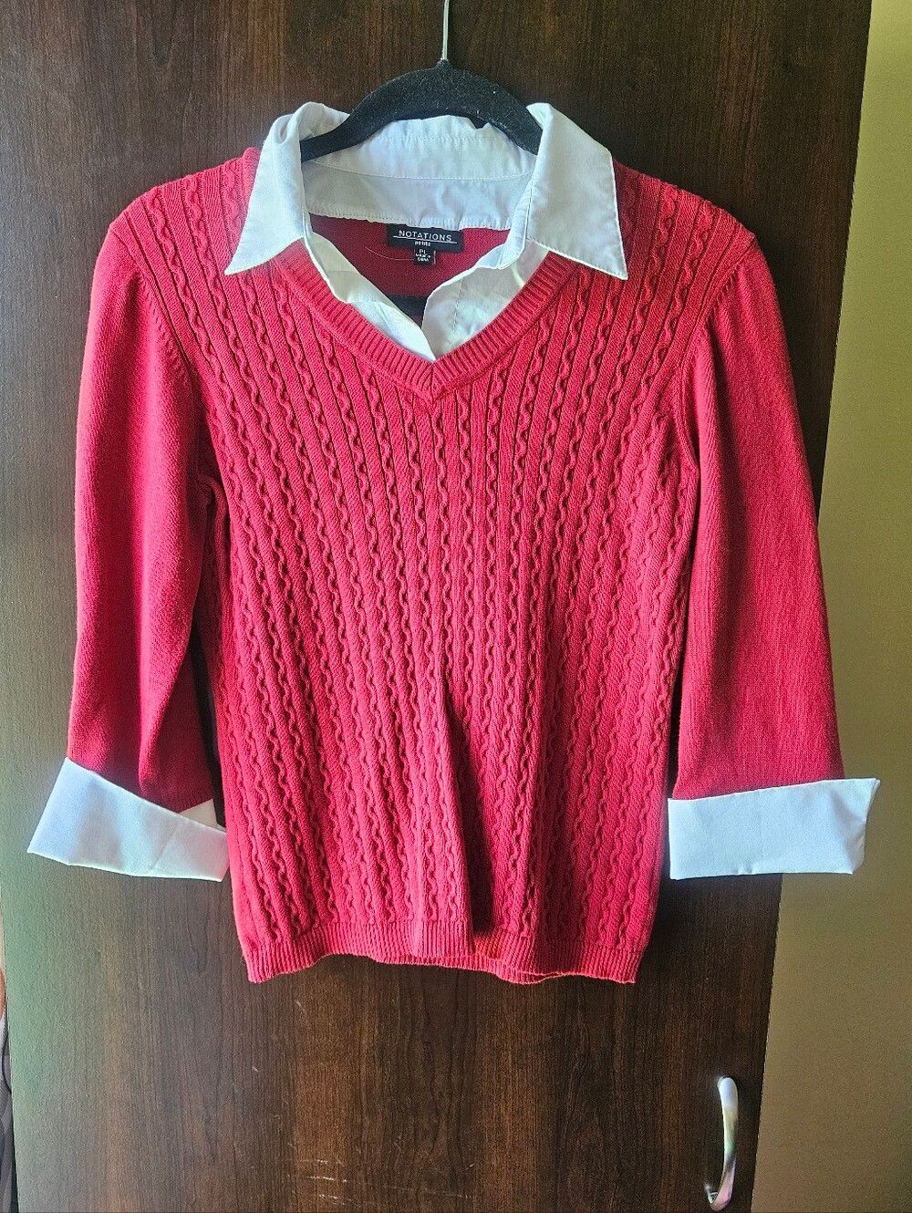 Notations Red Cable V-Neck Sweater With White Colar Size Large Petite